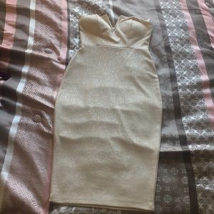 Strapless body-con dress